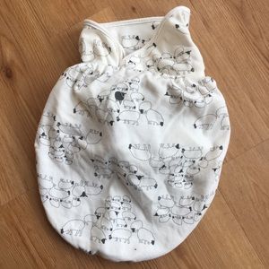 Like New Ergobaby Sheep Swaddler